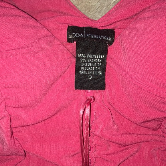 Super cute preloved pink tank top - Picture 2 of 4